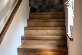 Renowacja, cyklinowanie schodów, podestów drewnianych